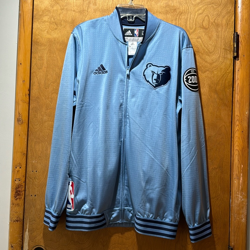 ADIDAS Grizzlies warm up jacket size large